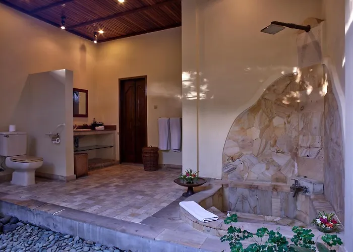 Rumah Bali 4*