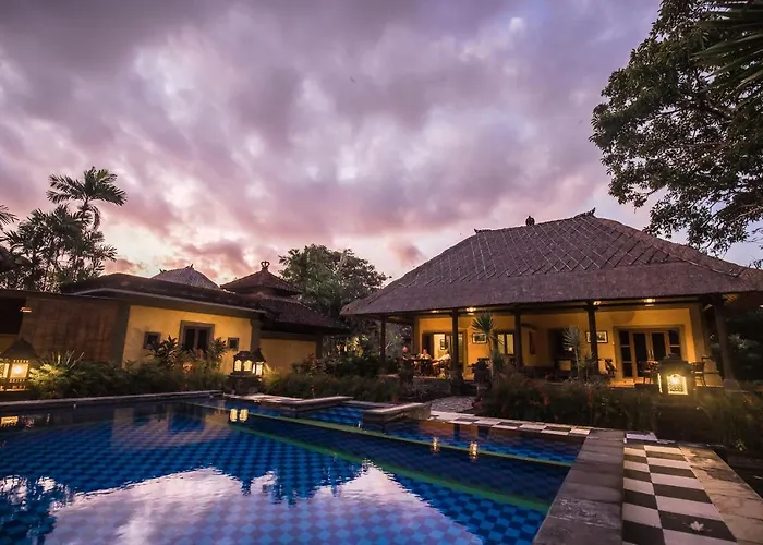 Rumah Bali 4*